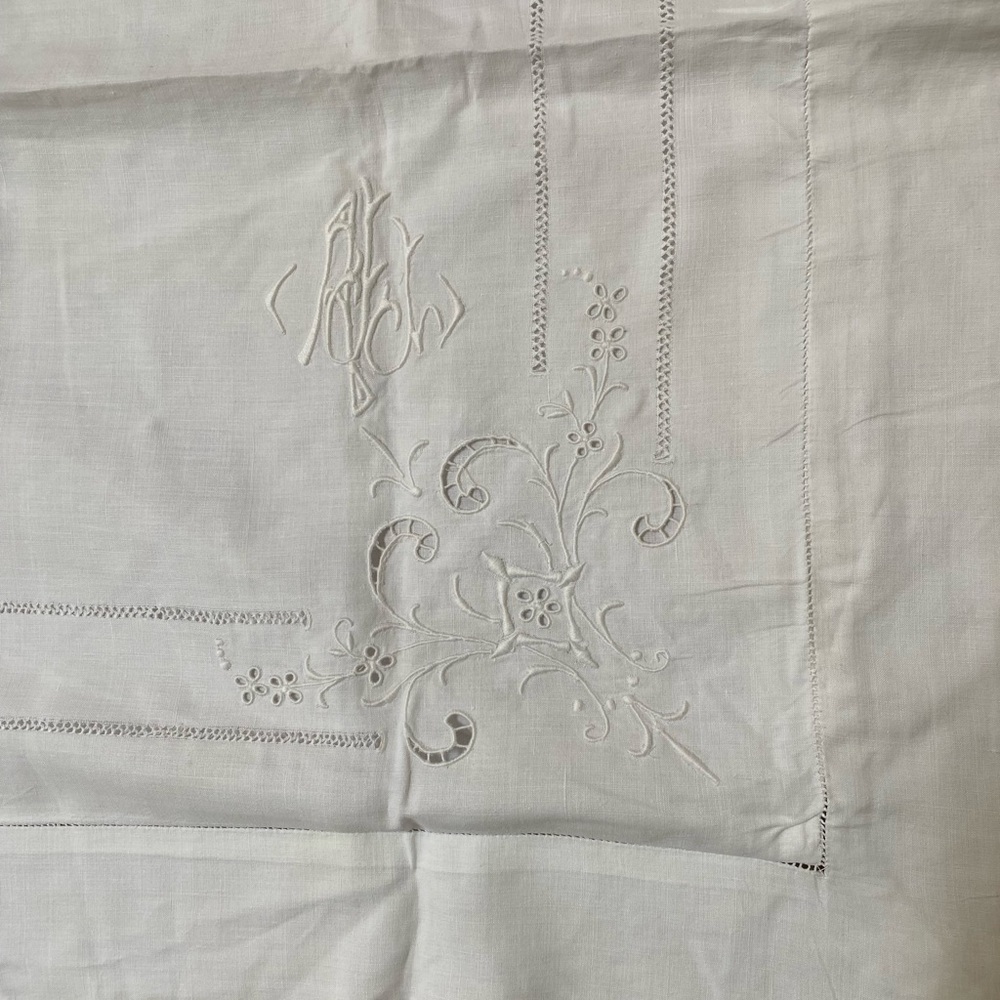 Vintage Embroidered Pillowcase - Picture 3 of 8